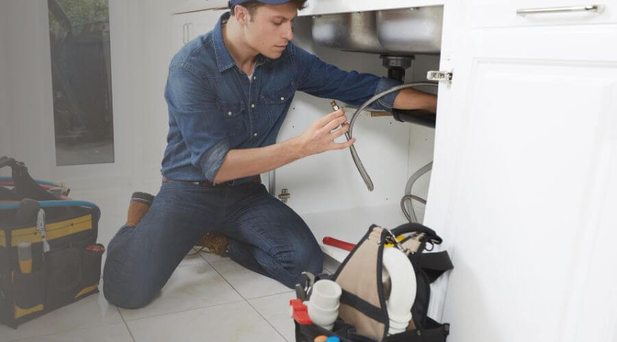 Expert burst pipe repair services in Caruthers, CA